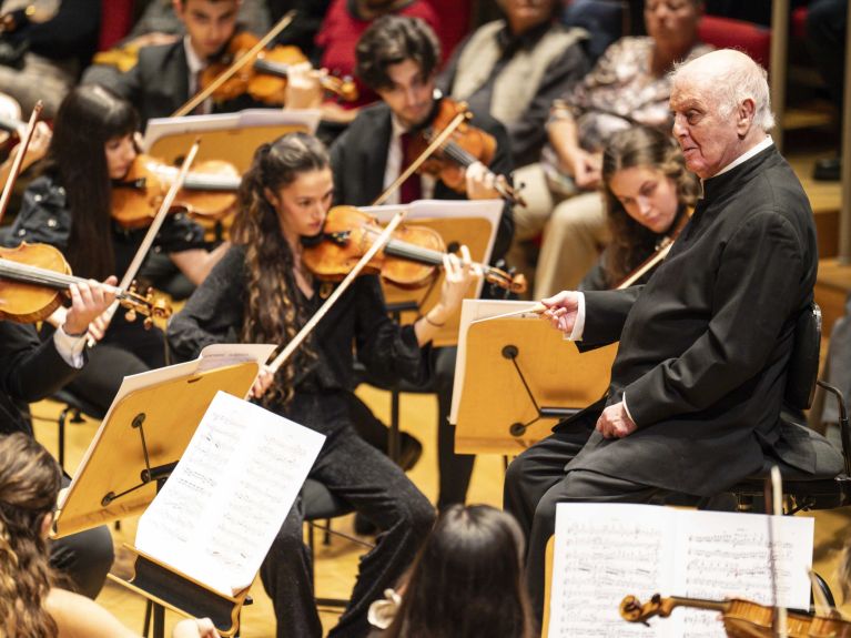 Daniel Barenboim and the orchestra of the Barenboim-Said Academy