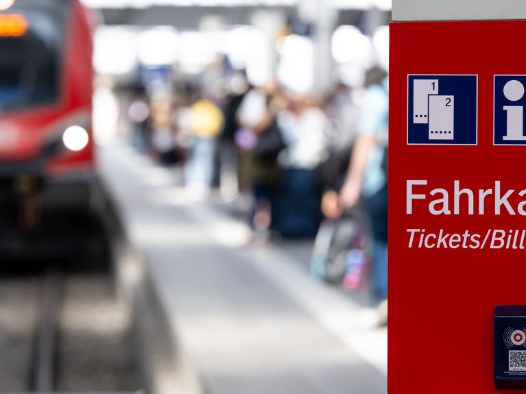 Hohe Nachfrage nach 9-Euro-Tickets Hohe Nachfrage nach 9-Euro-Tickets