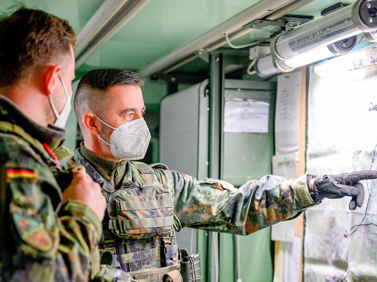 Bundeswehr soldiers take part in an exercise. Bundeswehr soldiers take part in an exercise.