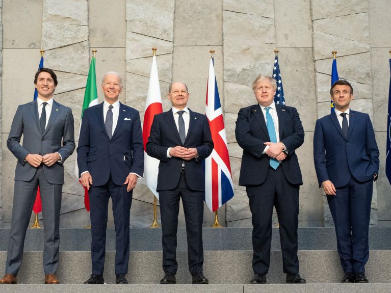 O chanceler alemão Scholz com os chefes de Estado e governo do G7 
