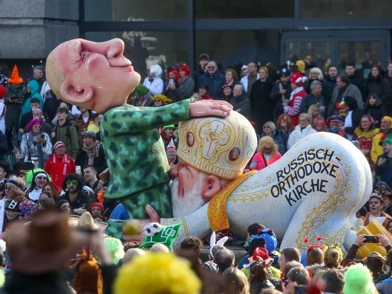 Dieser Karnevalswagen von Jacques Tilly führte zur russischen Klage. 