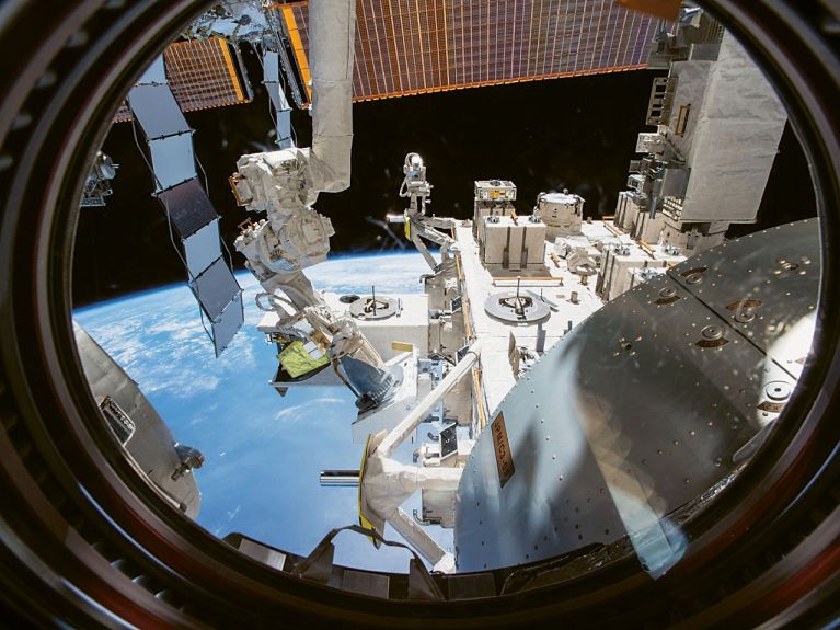 تقنيات فراونهوفر في محطة الفضاء الدولية: انطلاقاً من محطة الفضاء من المفترض أن تقيس المستشعرات إجهاد الجفاف في النباتات.