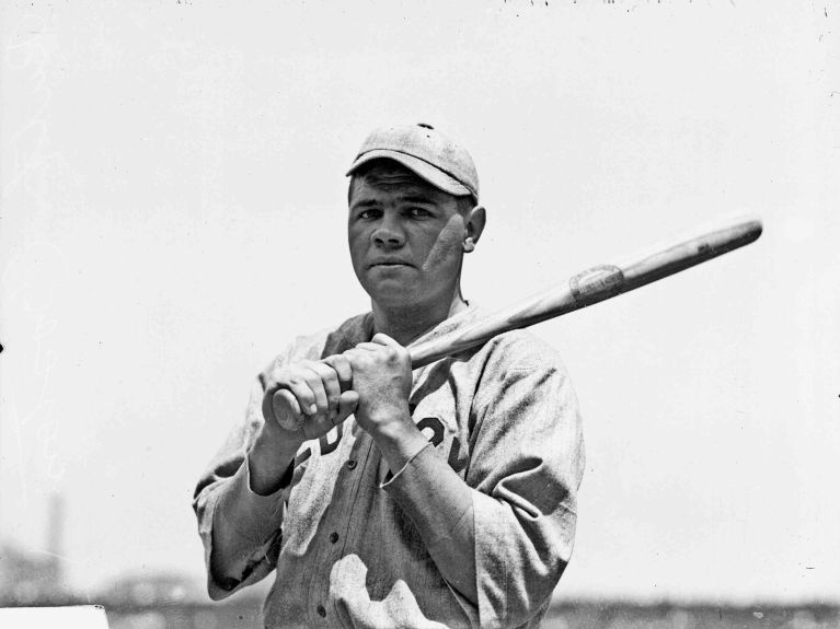 Babe Ruth – die Baseball-Legende, hatte einen Großvater mütterlicherseits, Pius Schamberger, der im 19. Jahrhundert aus Deutschland nach Amerika gekommen war. Auch sein väterlicher Vorfahr Georg Ruth wanderte im 18. Jahrhundert aus. Babe Ruth – die Baseball-Legende, hatte einen Großvater mütterlicherseits, Pius Schamberger, der im 19. Jahrhundert aus Deutschland nach Amerika gekommen war. Auch sein väterlicher Vorfahr Georg Ruth wanderte im 18. Jahrhundert aus.