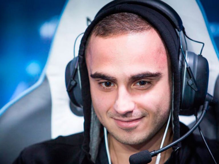 Kuro Salehi Takhasomi aka KuroKy Kuro Salehi Takhasomi aka KuroKy