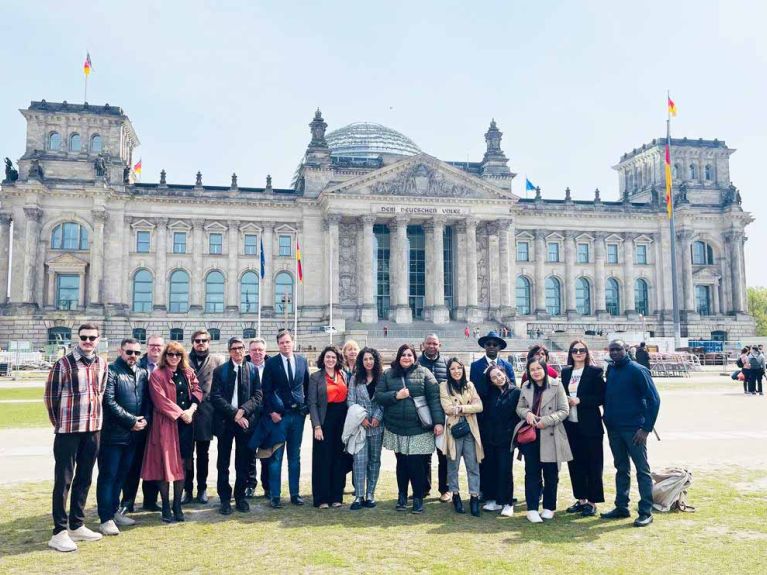 Des professionnels internationaux des médias en visite à Berlin