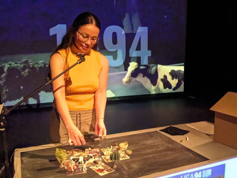 Omayra Martínez Garzón trabalha com teatro de figuras.