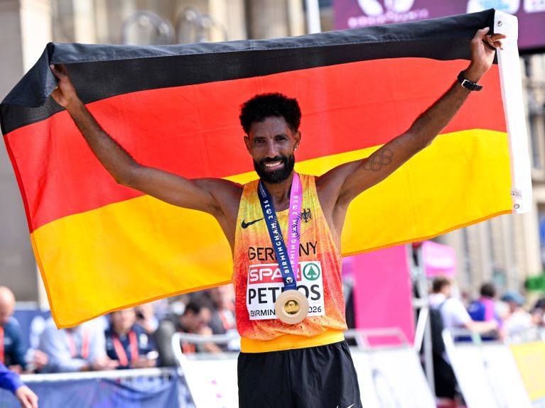 Amanal Petros gewinnt den Marathon bei den Leichtathletik-Europameisterschaften am 16. August 2026 in Birmingham.