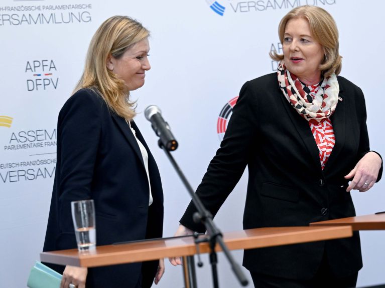 Bärbel Bas (right) and her counterpart Yaël Braun-Pivet