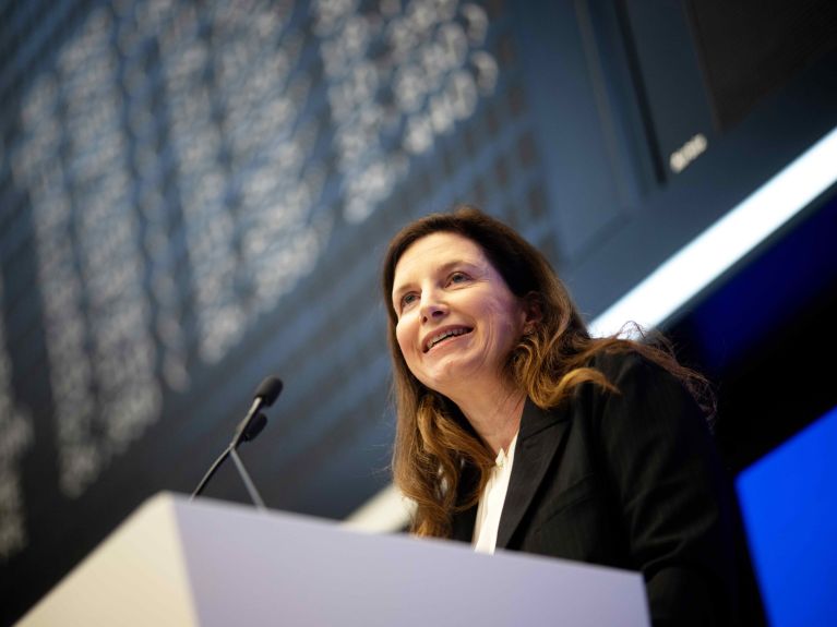 Bettina Orlopp, gerente comercial do Commerzbank 