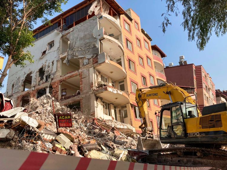 Das Erdbeben im Februar 2023 zerstörte zehntausende Gebäude. Das Erdbeben im Februar 2023 zerstörte zehntausende Gebäude.