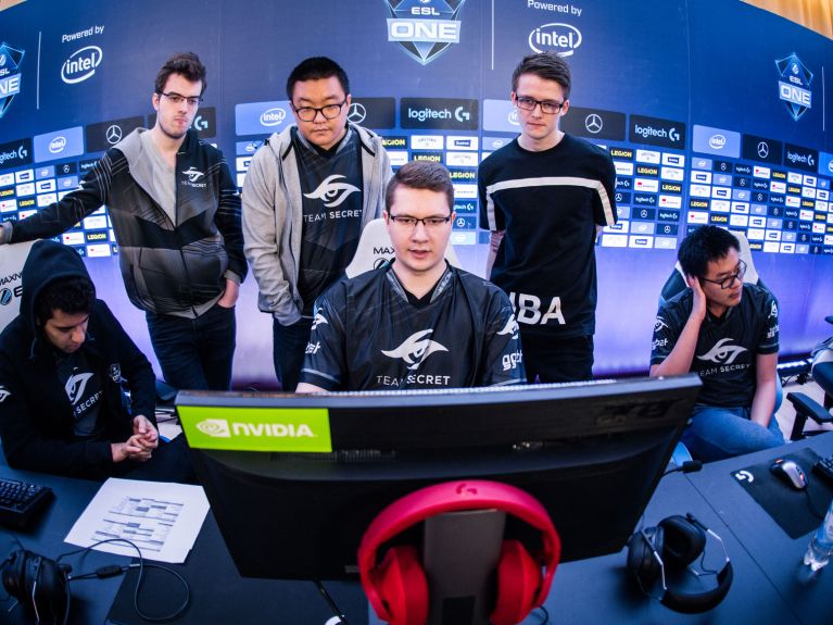 Adrian Trinks aka Fata (top left) with Team Secret Adrian Trinks aka Fata (top left) with Team Secret