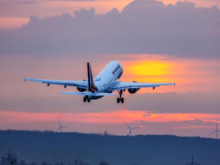 Das deutsch-südafrikanische Projekt CARE-O-SENE forscht an nachhaltigen Flugzeugtreibstoffen.