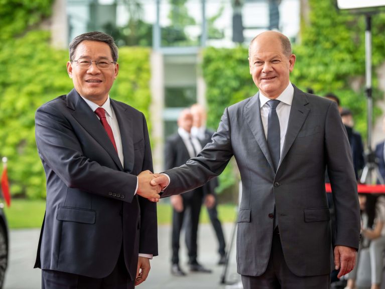 Bundeskanzler Scholz in China 2022 mit Ministerpräsident Li Qiang