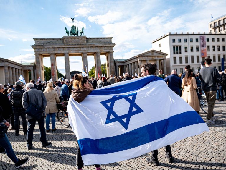 Manifestacja solidarności z Izraelem przed Bramą Brandenburską
