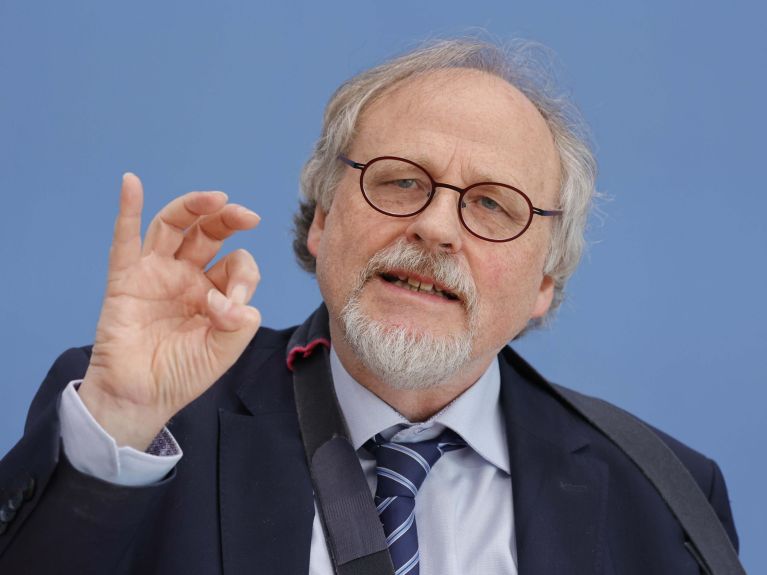 Profesör Heiner Bielefeldt Erlangen-Nürnberg Üniversitesi’nde ders veriyor. Profesör Heiner Bielefeldt Erlangen-Nürnberg Üniversitesi’nde ders veriyor.