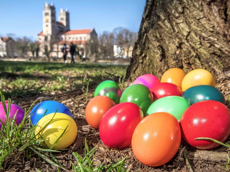 Los huevos de colores forman parte de las celebraciones de Semana Santa en Alemania.