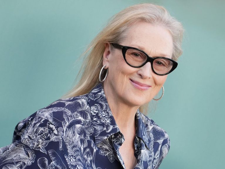 Meryl Streep – der Ur-Ur-Großvater der vielleicht größten Schauspielerin ihrer Generation, Gottfried Streeb, wanderte Mitte des 19. Jahrhunderts aus Loffenau in Baden-Württemberg in die USA aus. Auch ihre Mutter hatte deutsche Vorfahren. Meryl Streep – der Ur-Ur-Großvater der vielleicht größten Schauspielerin ihrer Generation, Gottfried Streeb, wanderte Mitte des 19. Jahrhunderts aus Loffenau in Baden-Württemberg in die USA aus. Auch ihre Mutter hatte deutsche Vorfahren.
