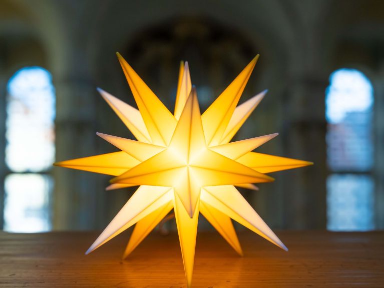 Adventsschmuck „Herrnhuter Stern“ Adventsschmuck „Herrnhuter Stern“