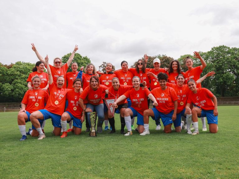 Auf Erfolgskurs: die Siebener-Frauen von Türkiyemspor Berlin Auf Erfolgskurs: die Siebener-Frauen von Türkiyemspor Berlin