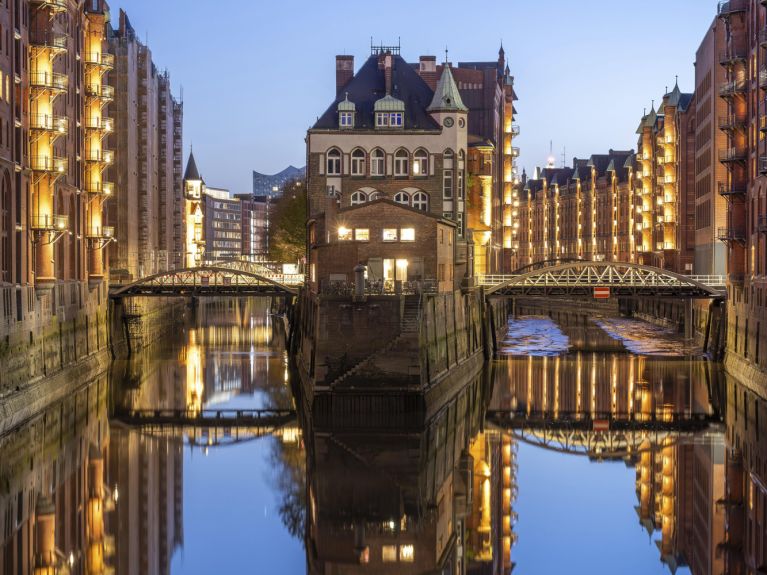 Wasserschloss: Auch die Speicherstadt zeigt Hamburgs enge Verbindung von Architektur und Wasser.