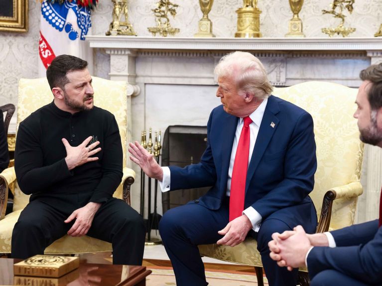 La discussion entre Zelensky et Trump a donné lieu à un scandale dans la Maison-Blanche. La discussion entre Zelensky et Trump a donné lieu à un scandale dans la Maison-Blanche.