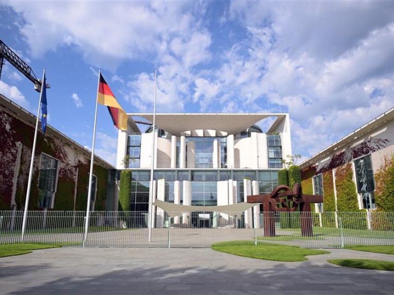 Le bâtiment de la chancellerie fédérale à Berlin Le bâtiment de la chancellerie fédérale à Berlin