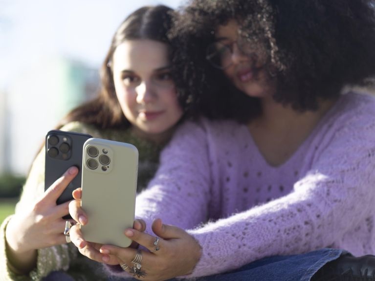 Research projects are also dedicated to strengthening media literacy in young people.