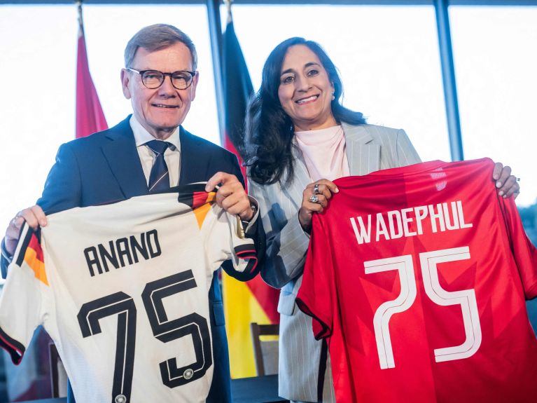 Germany’s Foreign Minister Wadephul and his Canadian counterpart Anand 