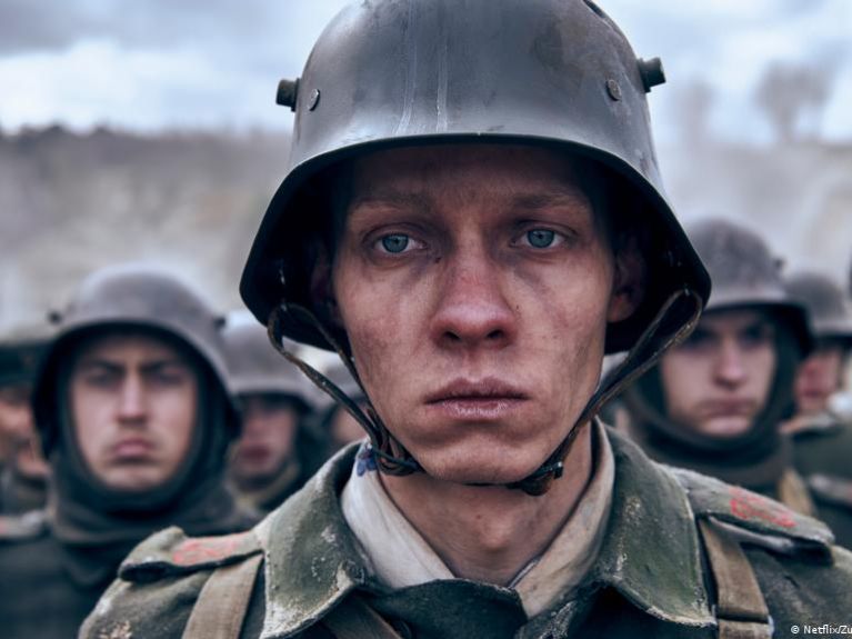 Das Kriegsdrama "Im Westen nichts Neues" ist die erste deutschsprachige Verfilmung des Antikriegs-Klassikers von Erich Maria Remarque Das Kriegsdrama "Im Westen nichts Neues" ist die erste deutschsprachige Verfilmung des Antikriegs-Klassikers von Erich Maria Remarque
