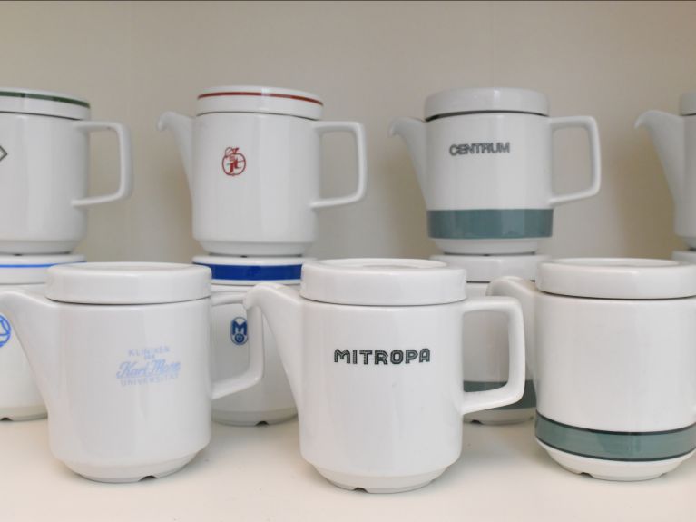 玛格丽特·雅尼和埃里希·穆勒于 1969/70 年设计的“Rationell”餐具，在东德的 Mitropa 列车、酒店和医院中皆可见其身影。