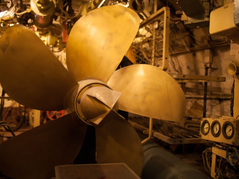 Potentes hélices impulsaban en su día el submarino.