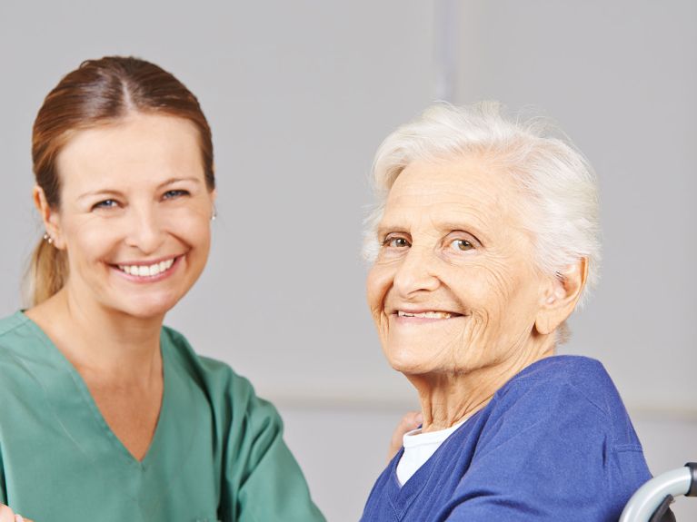 Le secteur de la santé cherche du personnel. 