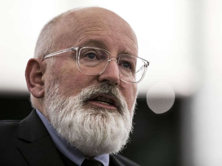 Timmermans Strazburg’da Yeşil Anlaşma’yı tanıtıyor.