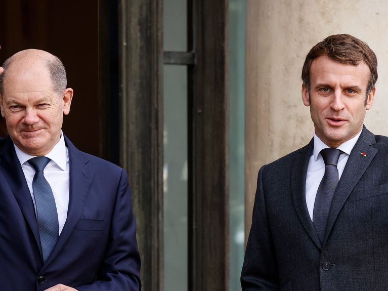Le chancelier allemand Scholz et le président français Macron