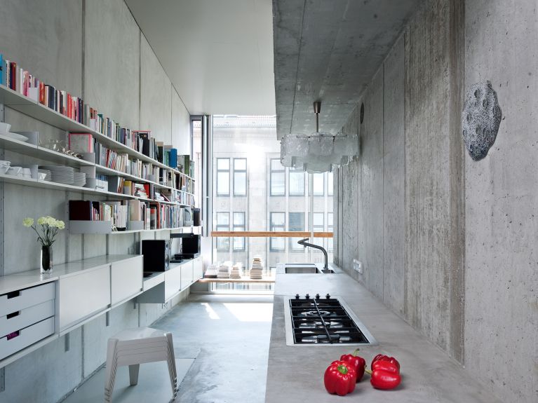 Cozinha, do arquiteto Arno Brandlhuber