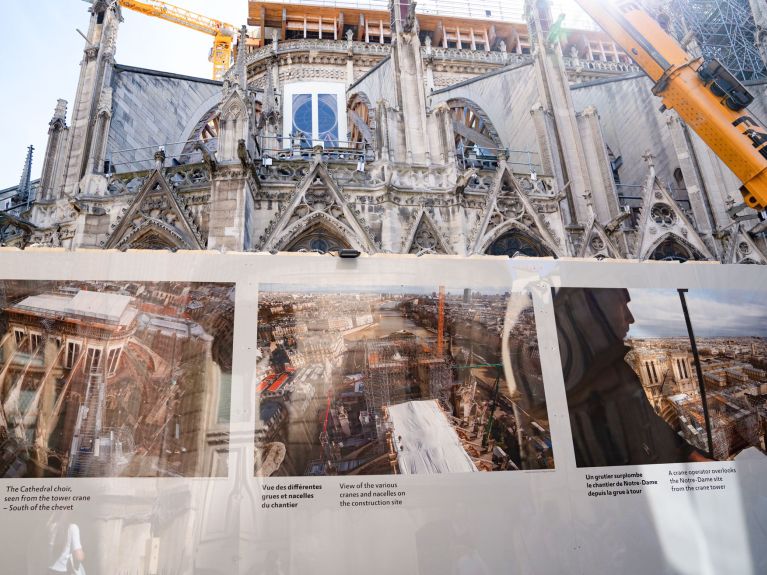 The Notre-Dame building site