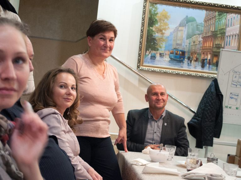 In Videokonferenzen wird besprochen, was in Schtschyrez am nötigsten gebraucht wird. In Videokonferenzen wird besprochen, was in Schtschyrez am nötigsten gebraucht wird.