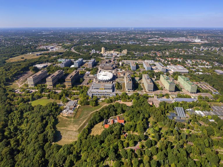 Bochum: university in a former mining town – now in a park landscape.