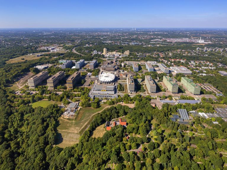 Bochum: Universität im Grünen, in einer einstigen Bergbau-Stadt. Bochum: Universität im Grünen, in einer einstigen Bergbau-Stadt.