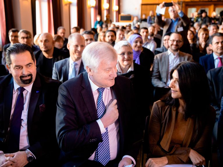 Bundesinnenminister Horst Seehofer und der Vorsitzende des Zentralrats der Muslime, Aiman Mazyek 