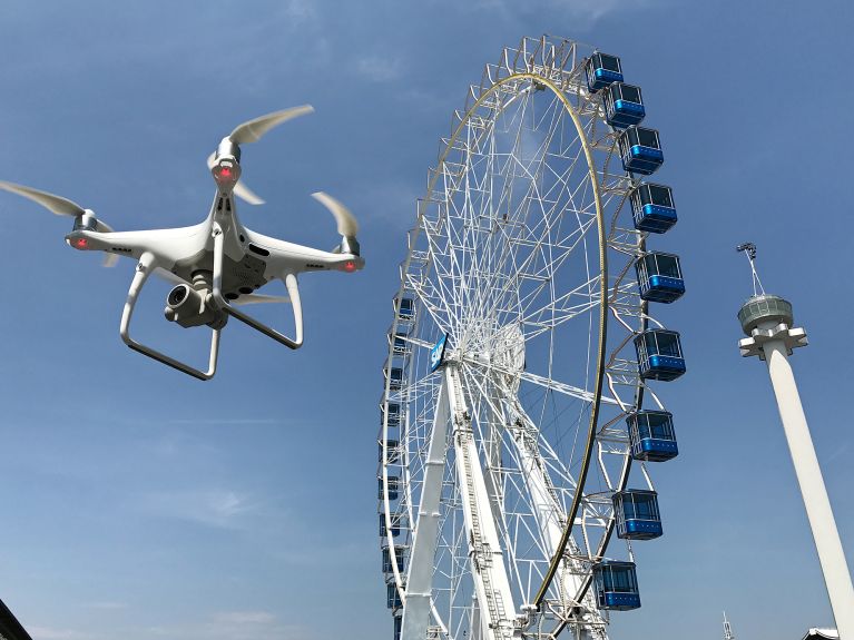 CEBIT 2018: Das „Riesenrad der Innovationen“ dient als Messestand.