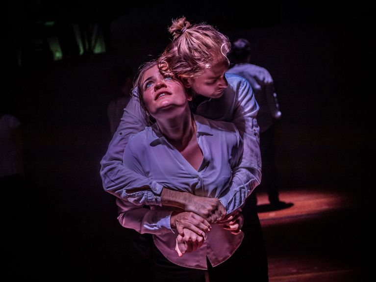 Celina Denden und Martin Trømborg in der Oper „Weiße Rose“