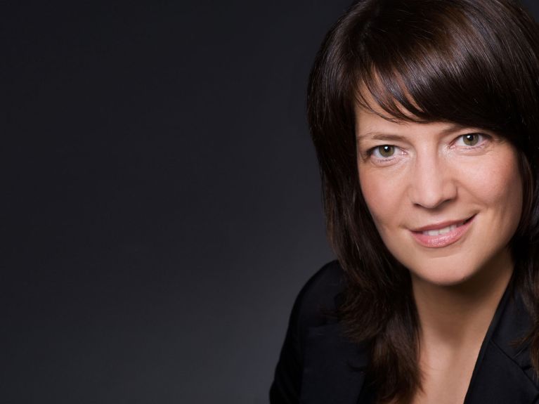 Dra. Christina Horváth-Stenner, agente de apoio à mediação na OSCE
