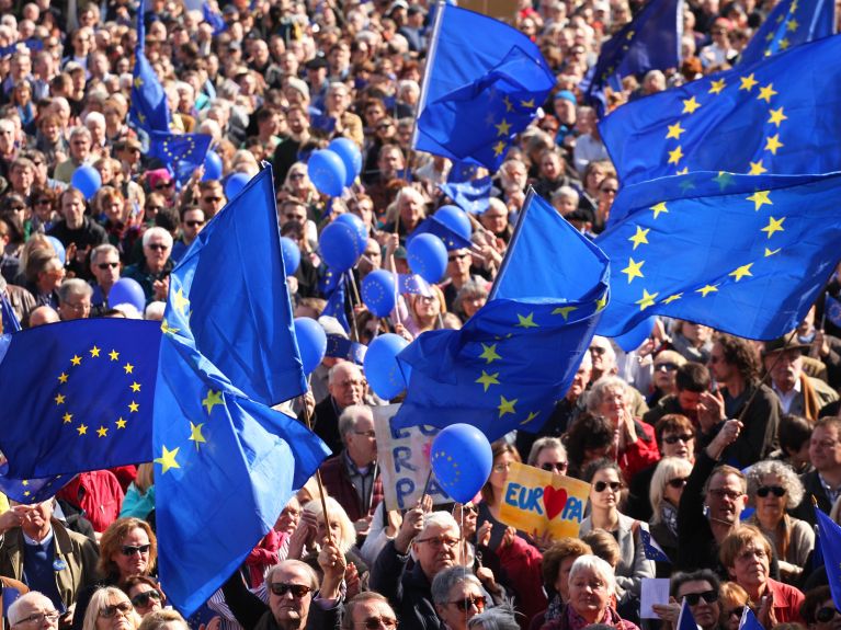 Exprimer son soutien à l’Europe : manifestation de « Pulse of Europe » à Berlin