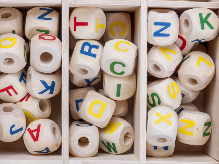 德国人用26个字母造出2300万个词。