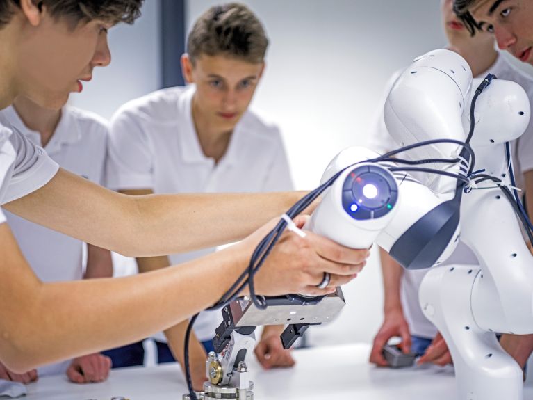 Premio Alemán del Futuro 2017: Centrado en el ser humano - robots asistentes