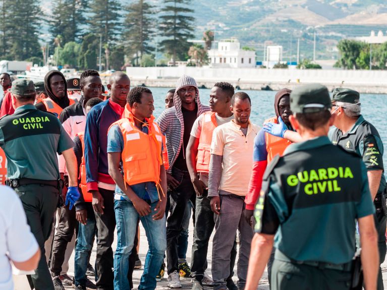 Flüchtlinge kommen an den Küsten Spaniens 
