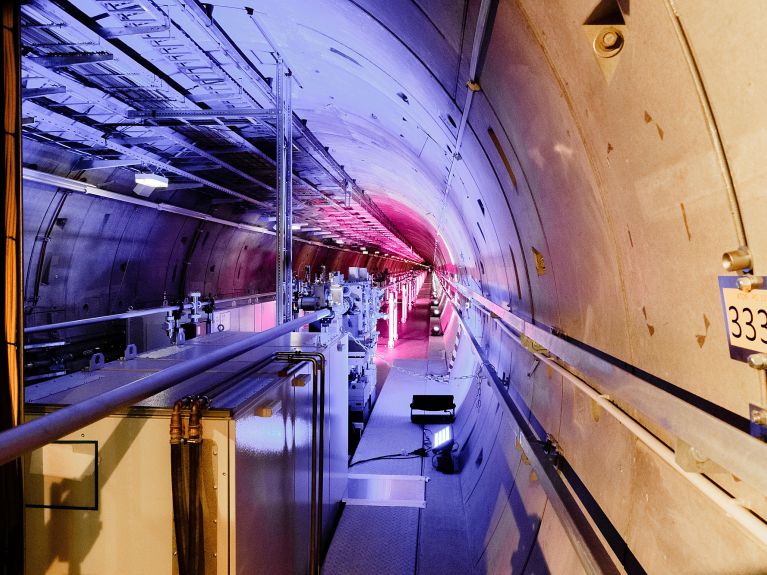 XFEL: туннель рентгеновского лазера имеет 3,4 км в длину. 