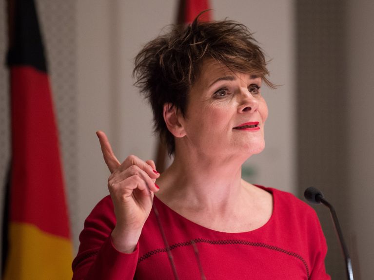 Gayle Tufts during her naturalization ceremony at the parliament in Berlin.