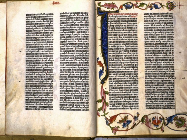 La Bible de Gutenberg, imprimée en 1455, est sortie de l’atelier d’imprimerie de Johannes Gutenberg